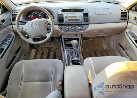 2005 Toyota Camry Le z USA, uszkodzony, nr VIN 4T1BE32K45U421130